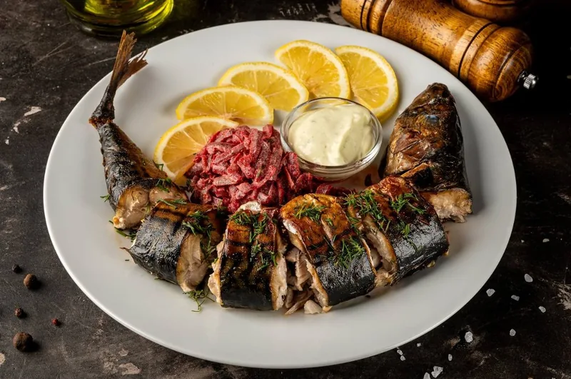 Скумбрія на мангалі